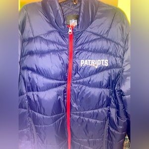 Mens patriots puffer jacket size LG